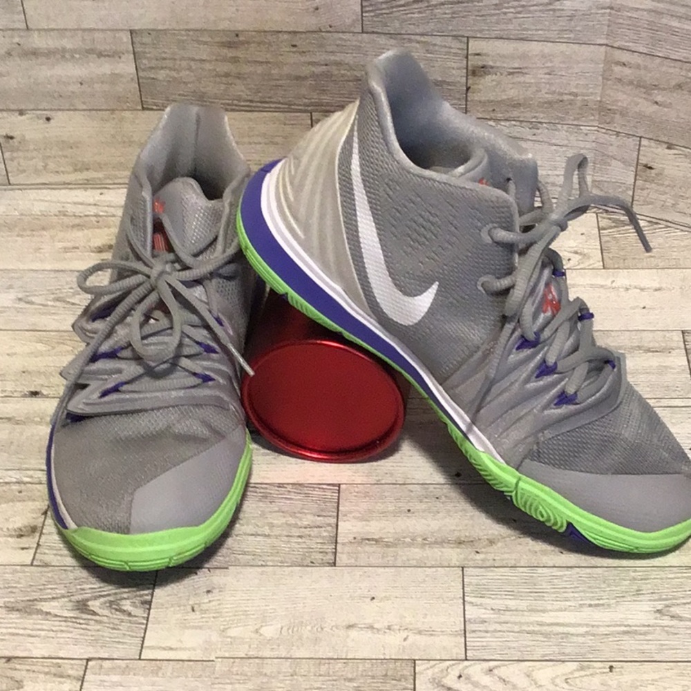 Gently Worn Nike Size 6.5Y  “Kylie”5 Wolf Grey Lime
